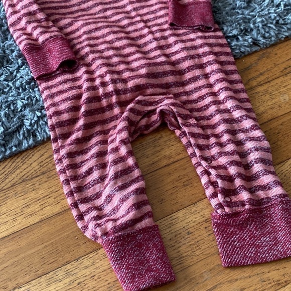 Baby Girl Bundle of Onesies and Pajamas Size 12 months - Picture 12 of 15